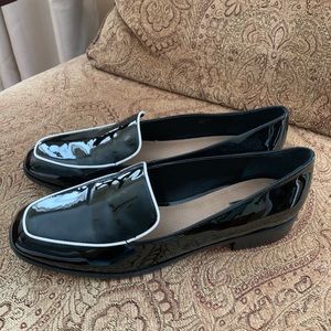 Tahari black patent leather slip on loafer